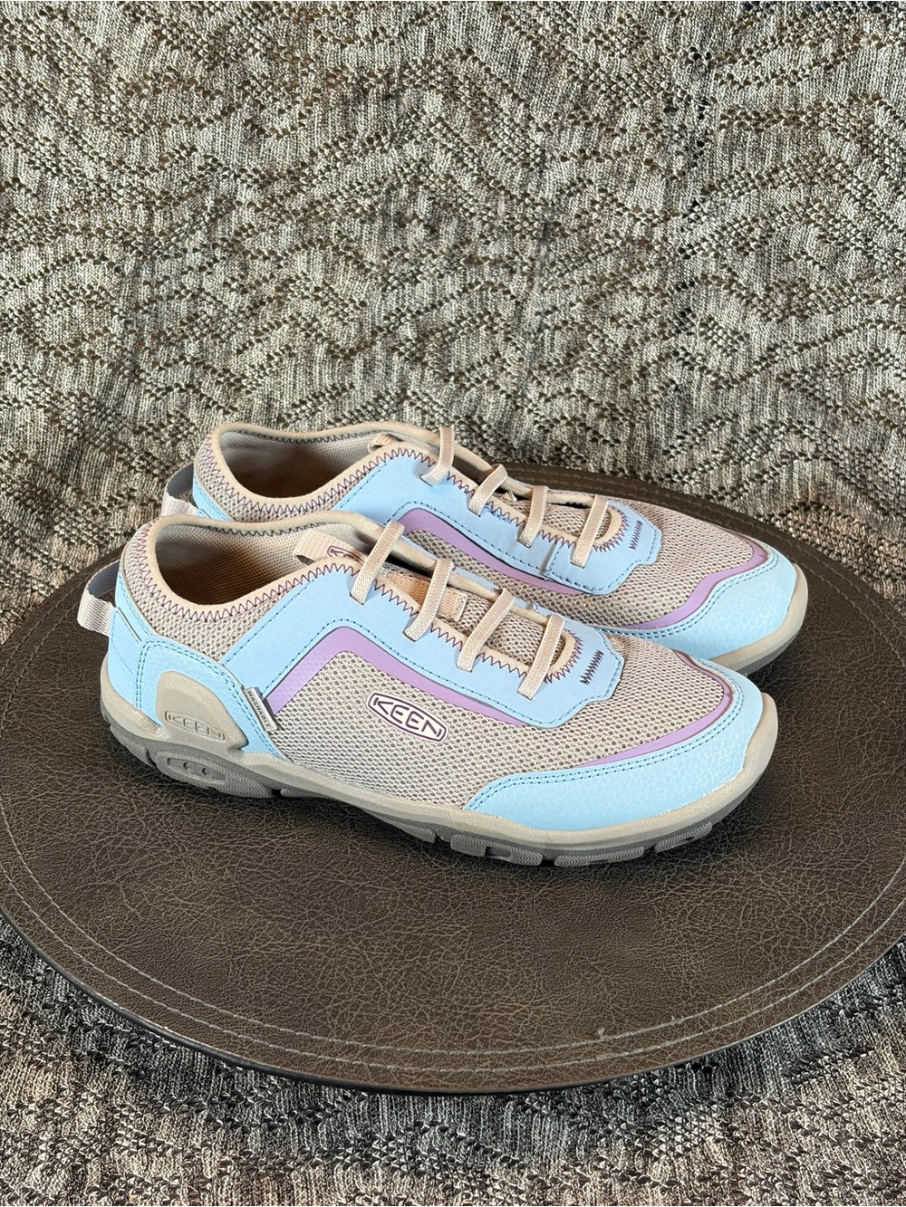 Keen Kids Notch Tracer sneaker shoe Youth size 5